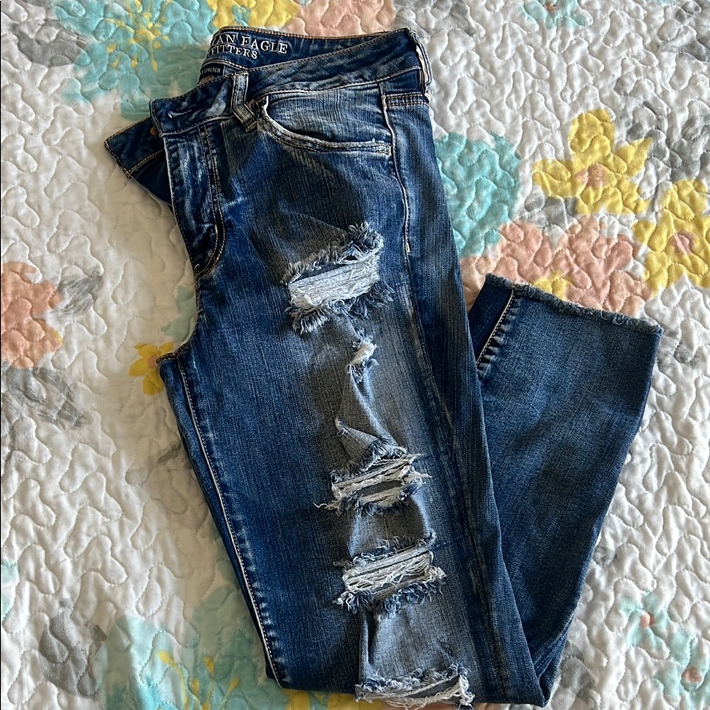 American Eagle Outfitters Women's Distressed Blue Jeans